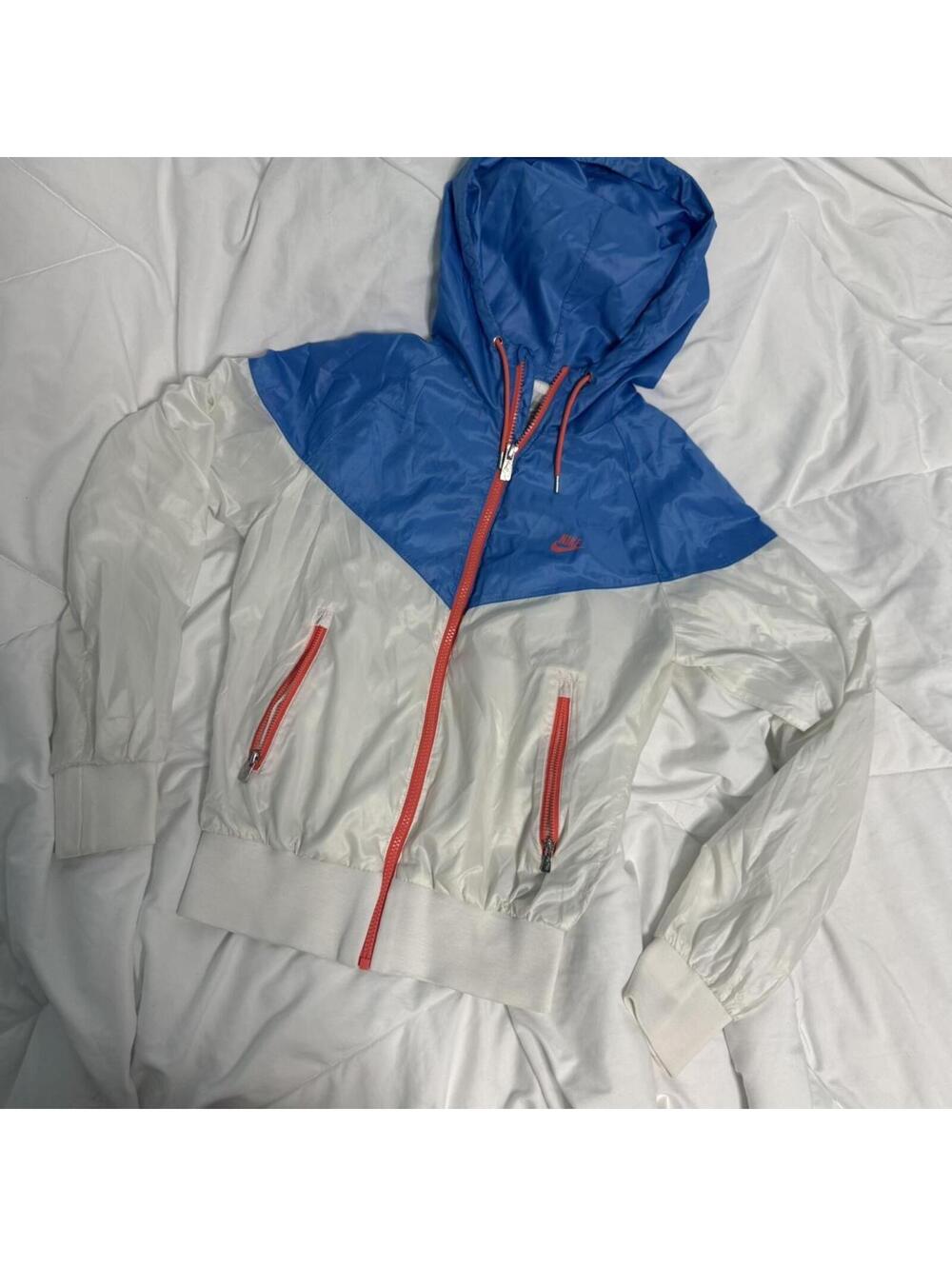 windrunner rare y2k 90s nike windbreaker blue white (hole pictured) small